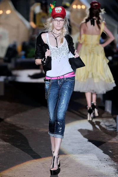 Look 32